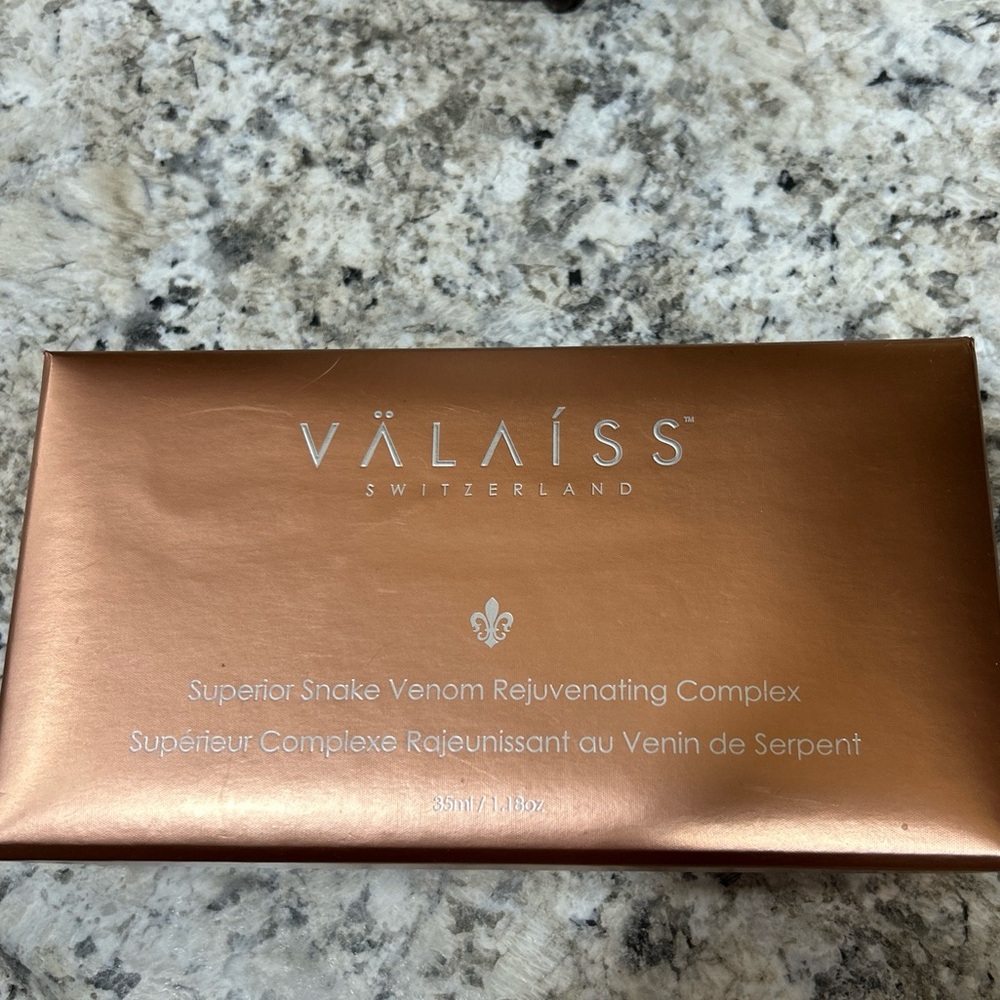 New Switzerland Valaiss Snake Venom Rejuvenating complex. 1.18oz